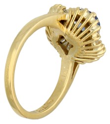 No Reserve - 18K Geelgouden entourage ring met synthetische saffier en diamant.