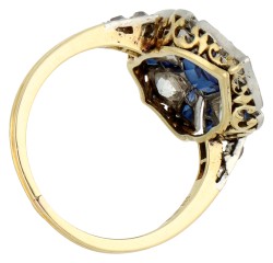 No Reserve - Gouden/platina Art Deco ring bezet met ca. 0.48 ct. diamant en synthetisch saffier.