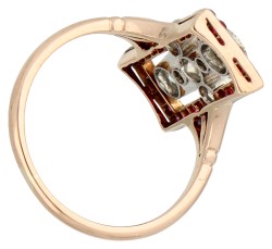 No Reserve - 14K Roségouden Art Deco ring bezet met ca. 0.71 ct. diamant en synthetisch robijn.