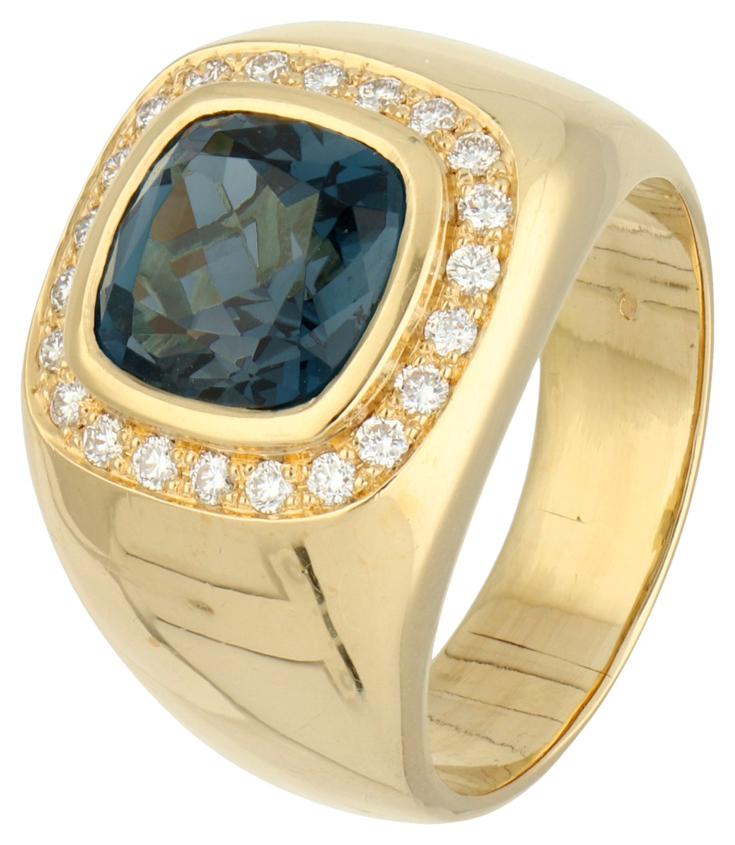 No Reserve - 18K Geelgouden entourage ring bezet met ca. 4.32 ct. topaas en diamant.