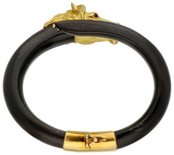 Franse Gay Frères 18K geelgouden gecertificeerde bangle armband van hoorn met geelgouden paardenhoofd.