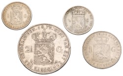 Lot (4) ½ Gulden - 1 Gulden - 2½ Gudlen. Willem III - Wilhelmina. 1861 - 73 - 1907 - 08. Zeer Fraai.