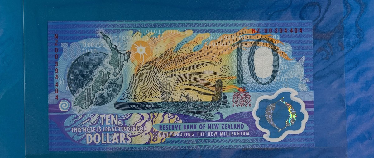 New Zeeland. 10 Dollar. Banknote. Type 2000. - UNC.