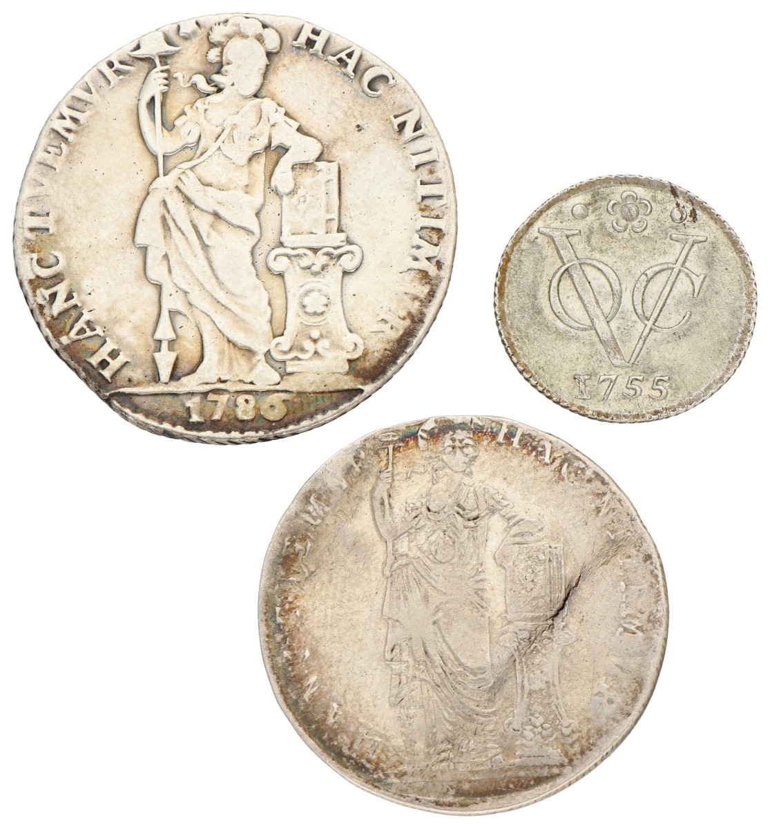 Lot (3) Halve duit (zilveren afslag), halve gulden & gulden. V.O.C. 1755 & 1786. Gemiddeld Zeer Fraai.