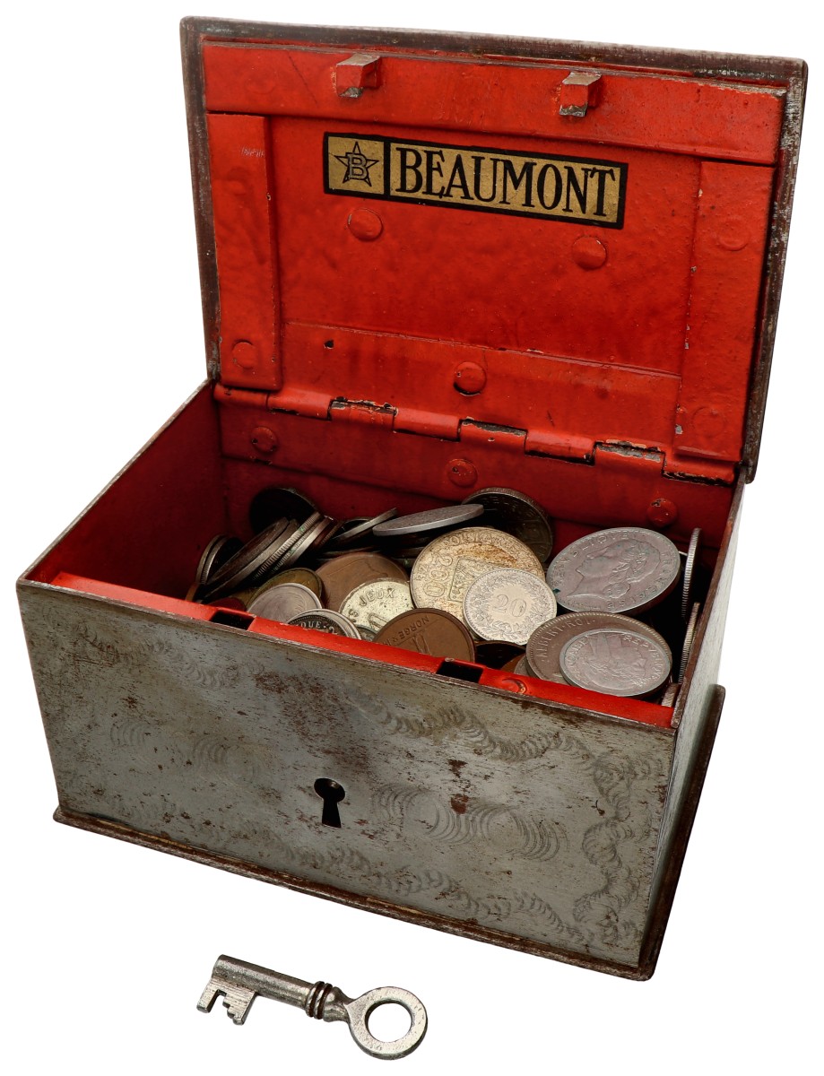 World. Collection of world coins, in an iron box. F - XF.