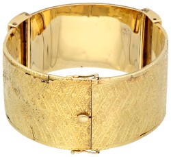 Franse antieke geëmailleerde 18K geelgouden armband met geschilderde voorstelling in de stijl van de 18e eeuw