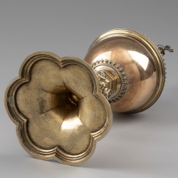 Ciborie, Karel Nicolaas zur Mühlen / Jos Jonkergouw, 's-Hertogenbosch 1919, 14 kt goud / zilver.