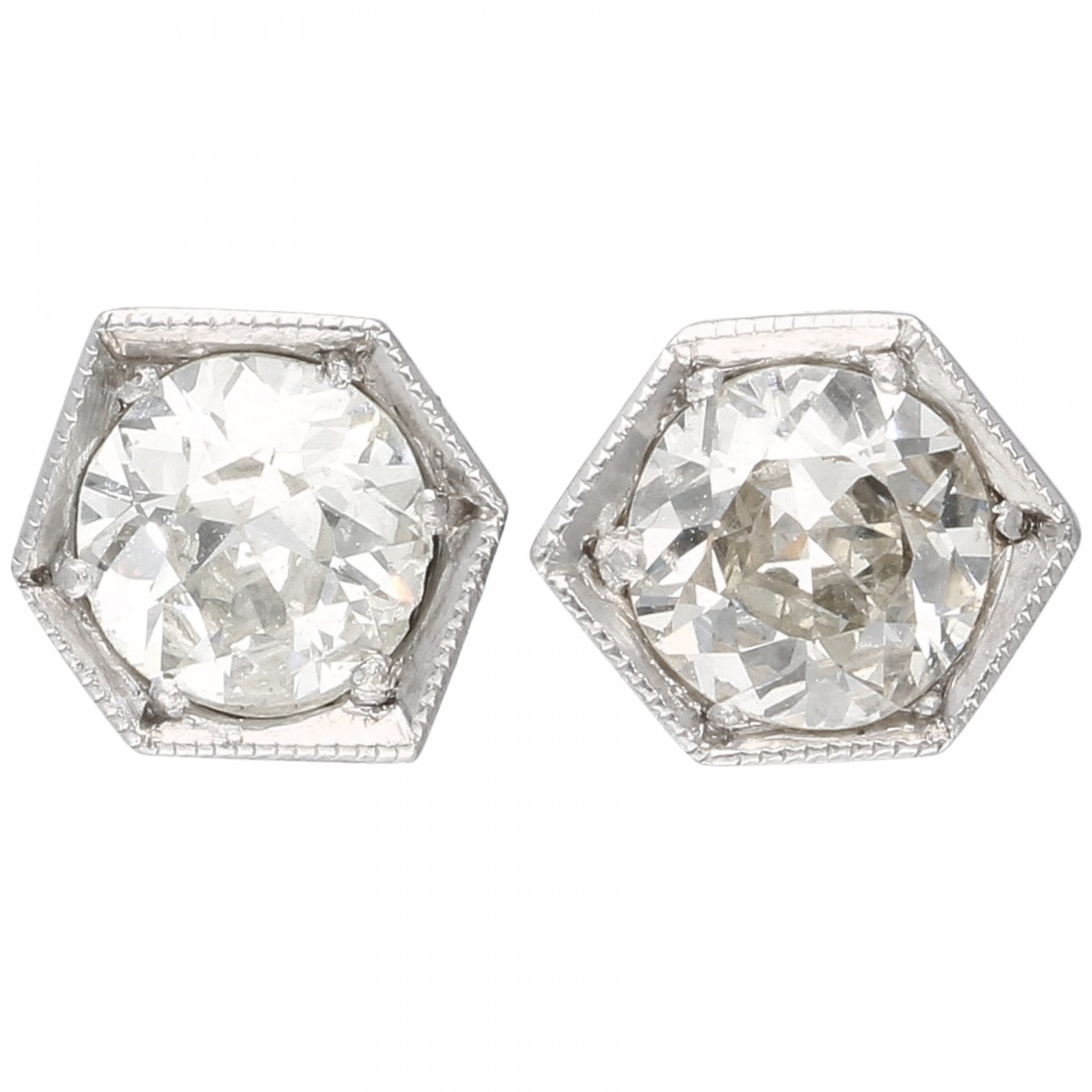 Witgouden solitair oorstekers bezet met ca. 0.84 ct. diamant - 14 kt.