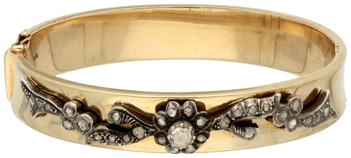 Gouden/zilveren bangle armband met zilveren applique et roos geslepen diamanten