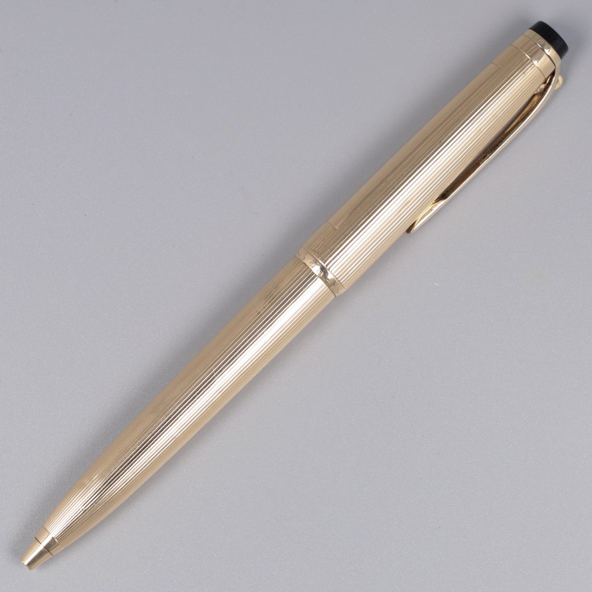 Montblanc Meisterstück No. 98 balpen goud.