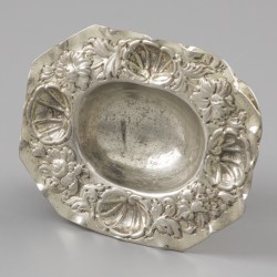 Late renaissance zoutvat, Jan Puytlinck, Roermond ca. 1675, zilver.