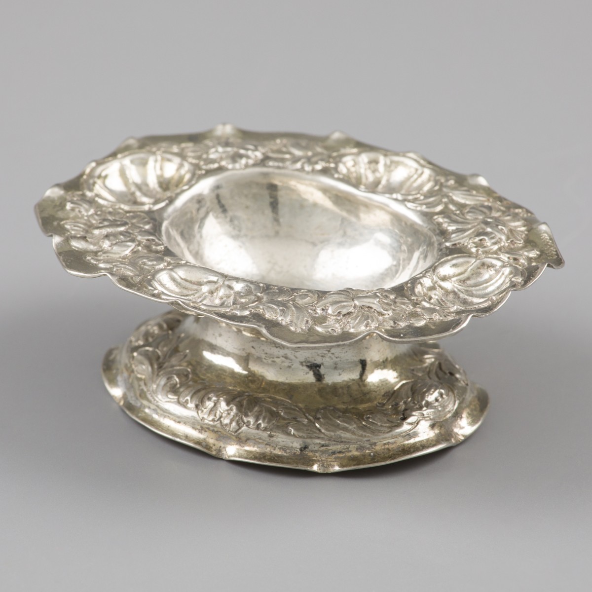 Late renaissance zoutvat, Jan Puytlinck, Roermond ca. 1675, zilver.