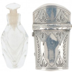 Parfumflacon in etui zilver.