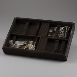 Christofle bestekcassette (100), model Rubans, Parijs ca. 1930-1940, verzilverd.