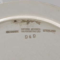 Georg Jensen jam- / marmeladepot, model nr. 949, zilver. Ontworpen door Sigvard Bernadotte.