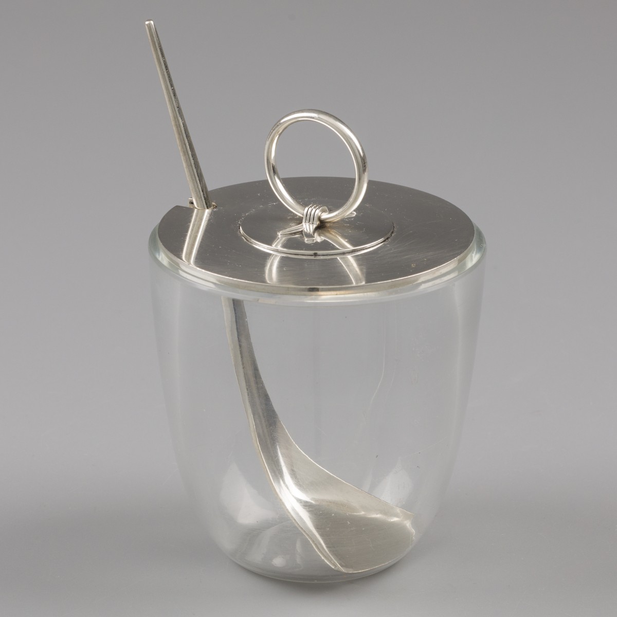 Georg Jensen jam- / marmeladepot, model nr. 949, zilver. Ontworpen door Sigvard Bernadotte.