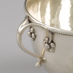 Georg Jensen roomkan & suikerpot (roomstel), model nr. 32B, zilver. Ontworpen door Johan Rohde in ca. 1914.