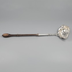 George II punchlepel / bowllepel, Philip Goddard, Londen 1743, zilver.