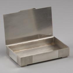 Georg Jensen sigarettendoos, model nr. 843, zilver. Ontworpen door Jørgen Jensen in ca. 1930.