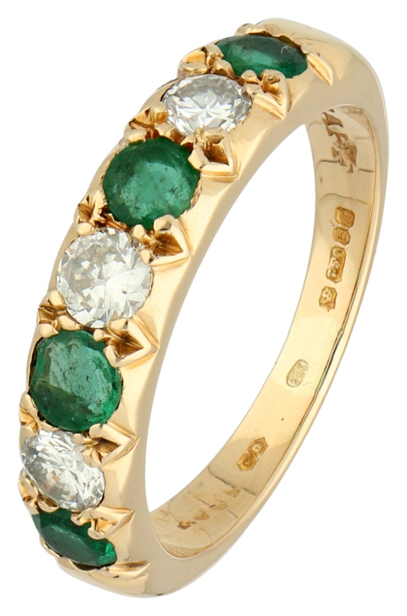 Goudwisselkantoor auction: Graff 18K yellow gold ring set with diamonds and natural emeralds from 1975.