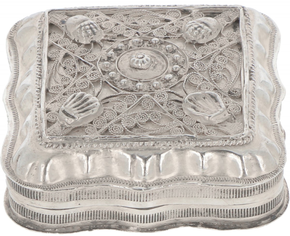 Pepermuntdoosje zilver.
