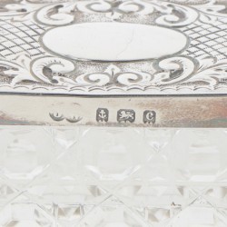 (5) delig lot kaptafeldoosjes & parfumflacon zilver.