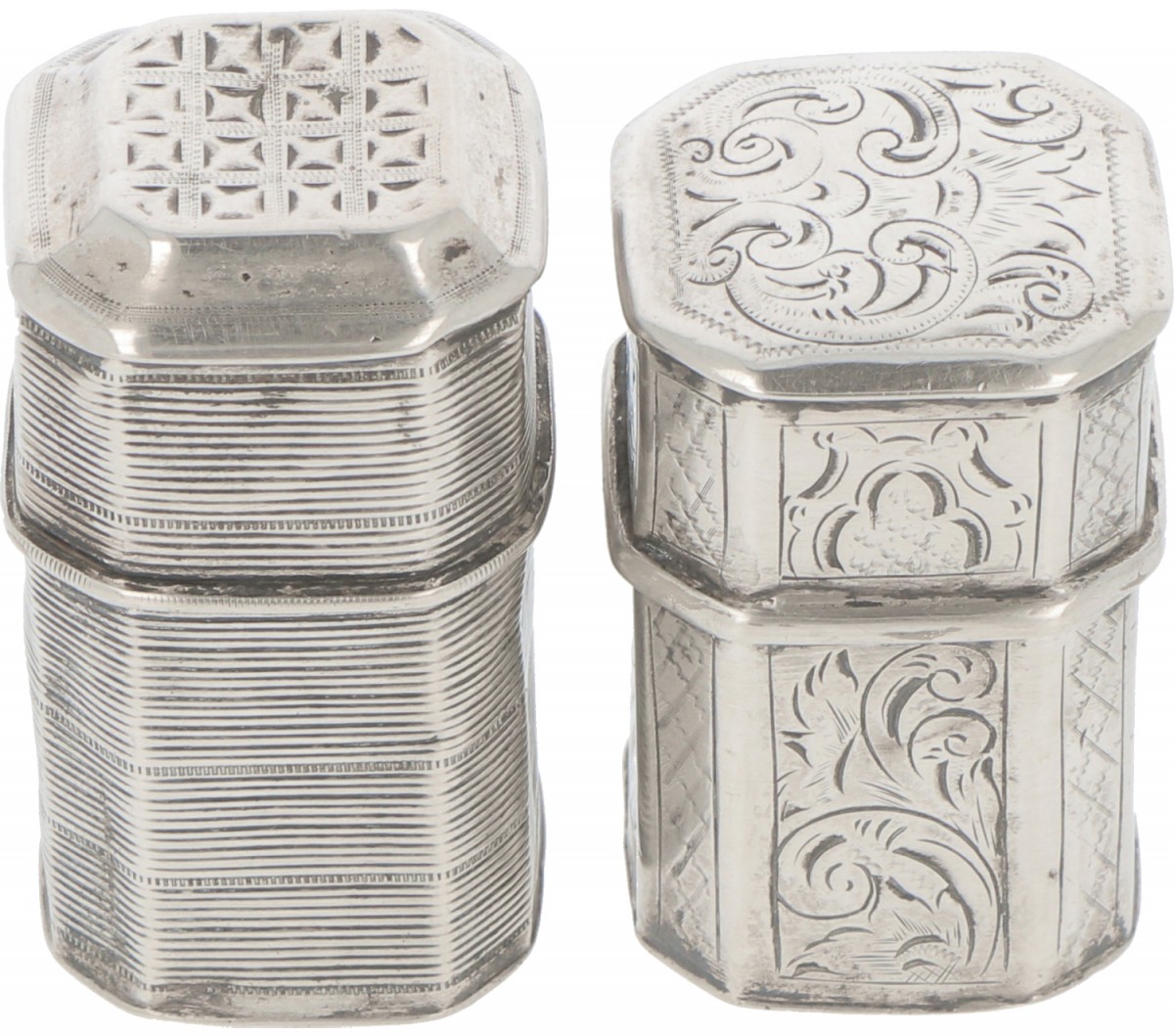 (2) delig lot lodereindoosjes zilver.