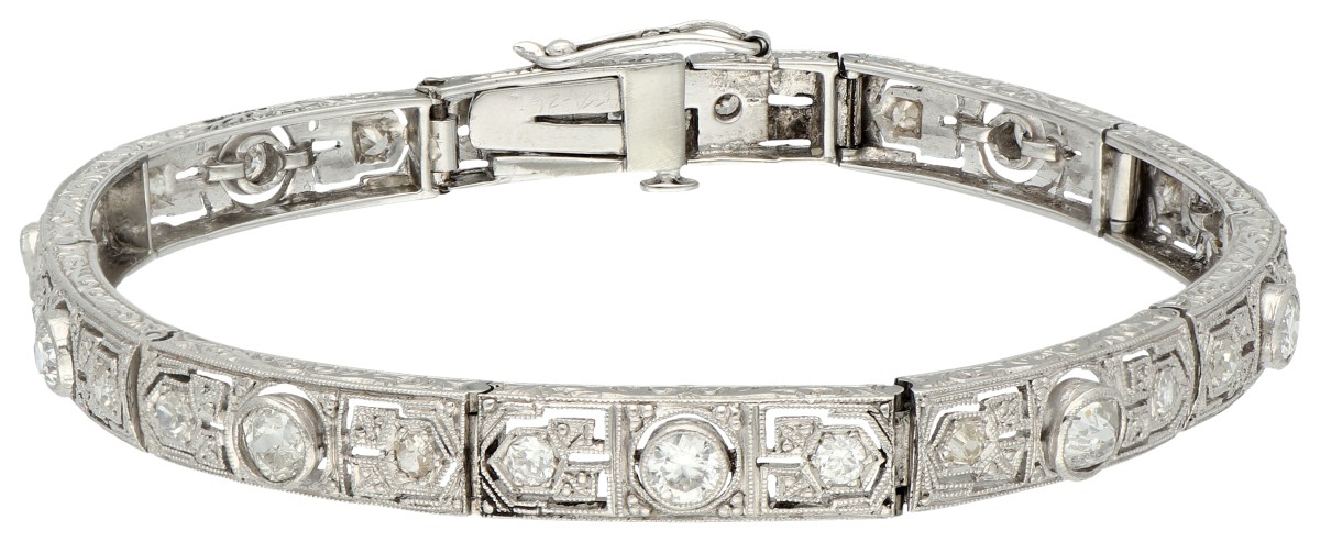 Art Deco 18K witgouden handgemaakte schakel armband bezet met ca. 1.21 ct. diamant.