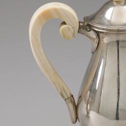 Koffiepot & roomkan, Gerritsen & van Kempen, Zeist 1940, zilver.