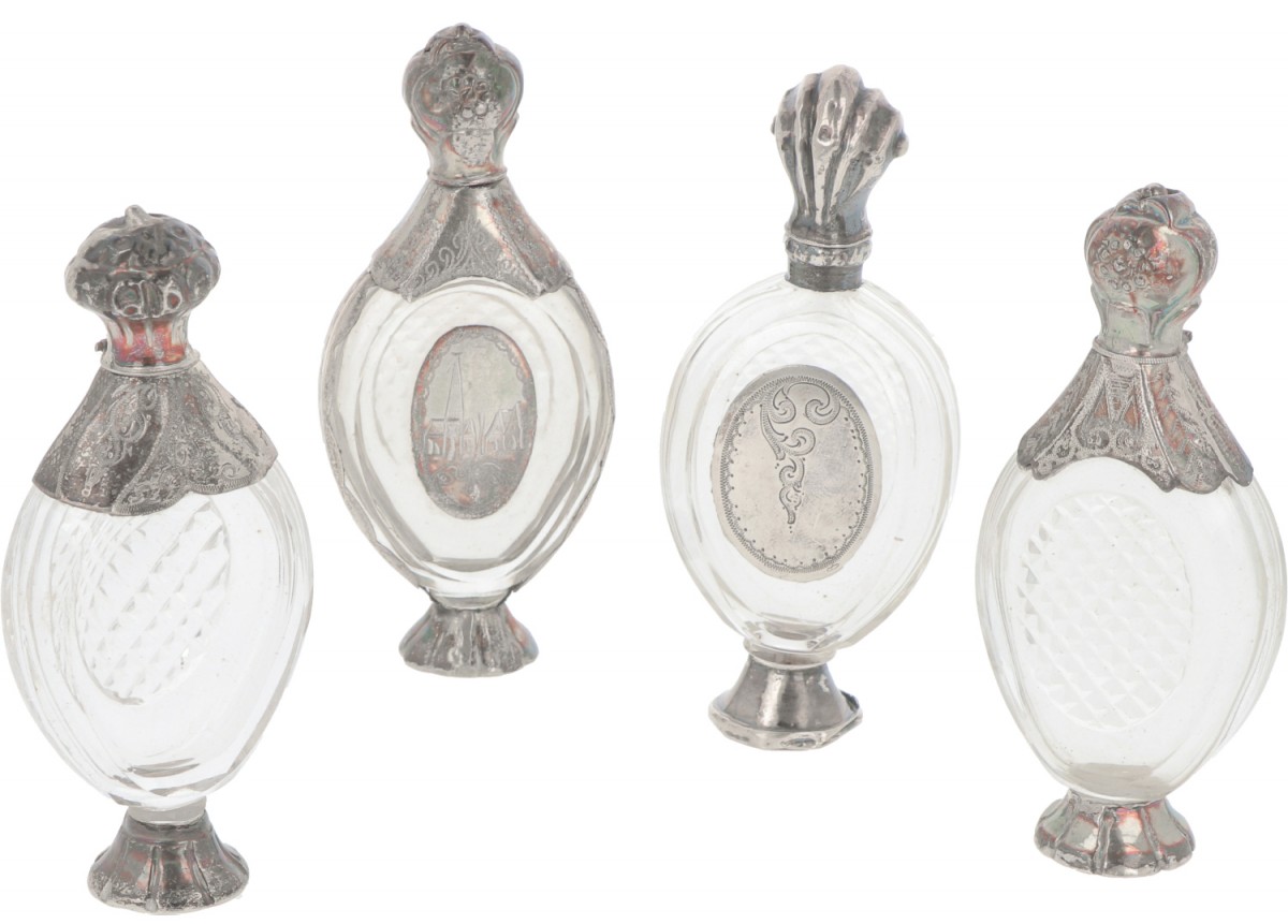 (4) delig lot parfumflacons zilver.