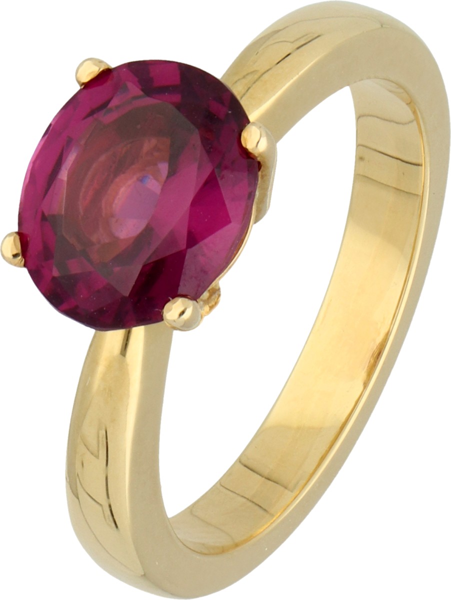 18K Geelgouden solitair ring bezet met ca. 3.04 ct. rhodoliet.