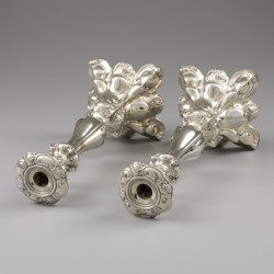 Rococo kandelaars (2), Hugo Böhm, Schwäbisch Gmünd ca. 1890, zilver.