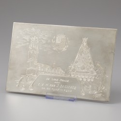 Plaquette geschenk aan de deken van de katholieke kerk te Halle, L. Goossens 1952, zilver.