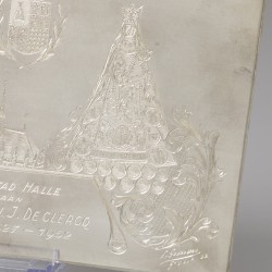 Plaquette geschenk aan de deken van de katholieke kerk te Halle, L. Goossens 1952, zilver.