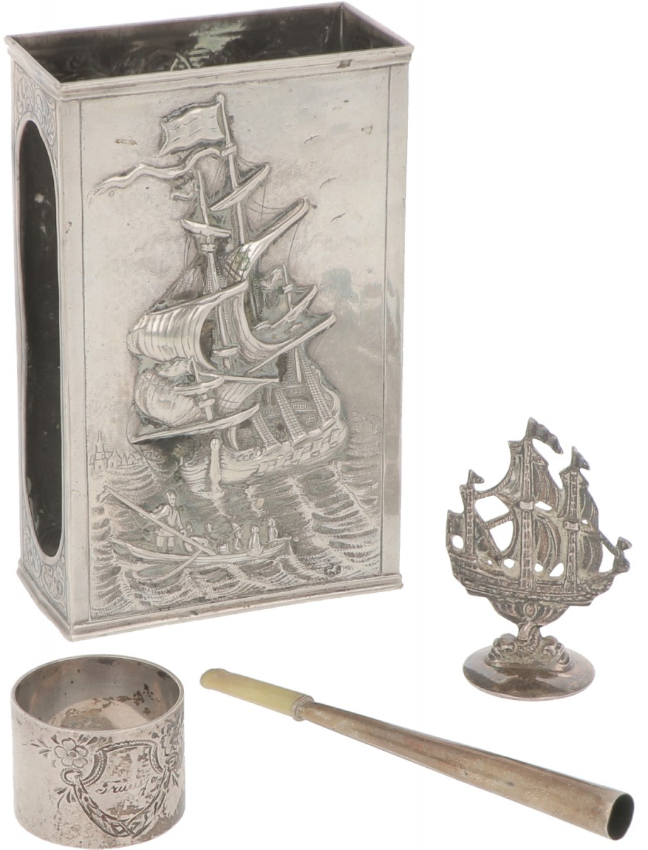 (4) delig lot diversen zilver.
