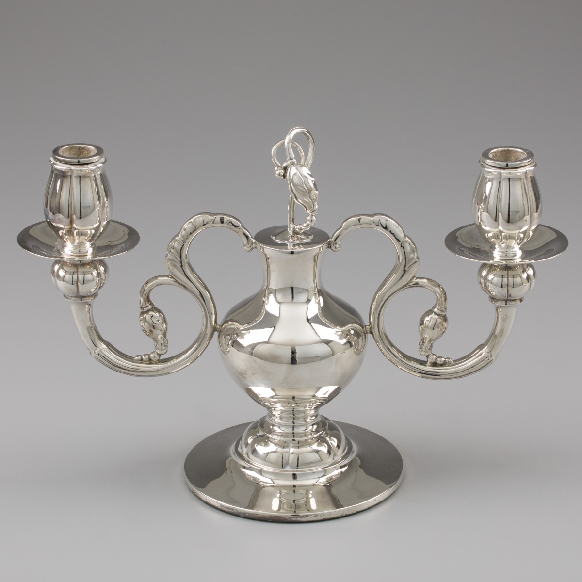 Robbe & Berking kandelaar / candelabrum, collectie Alt-Kopenhagen, Flensburg 21e eeuw, zilver.