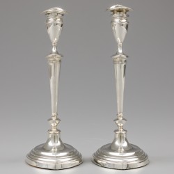 Kandelaars (2), Pinder Brothers, Sheffield 1913, zilver.