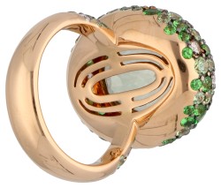 18K Roségouden entourage ring bezet met groene kwarts, granaat en diamant.