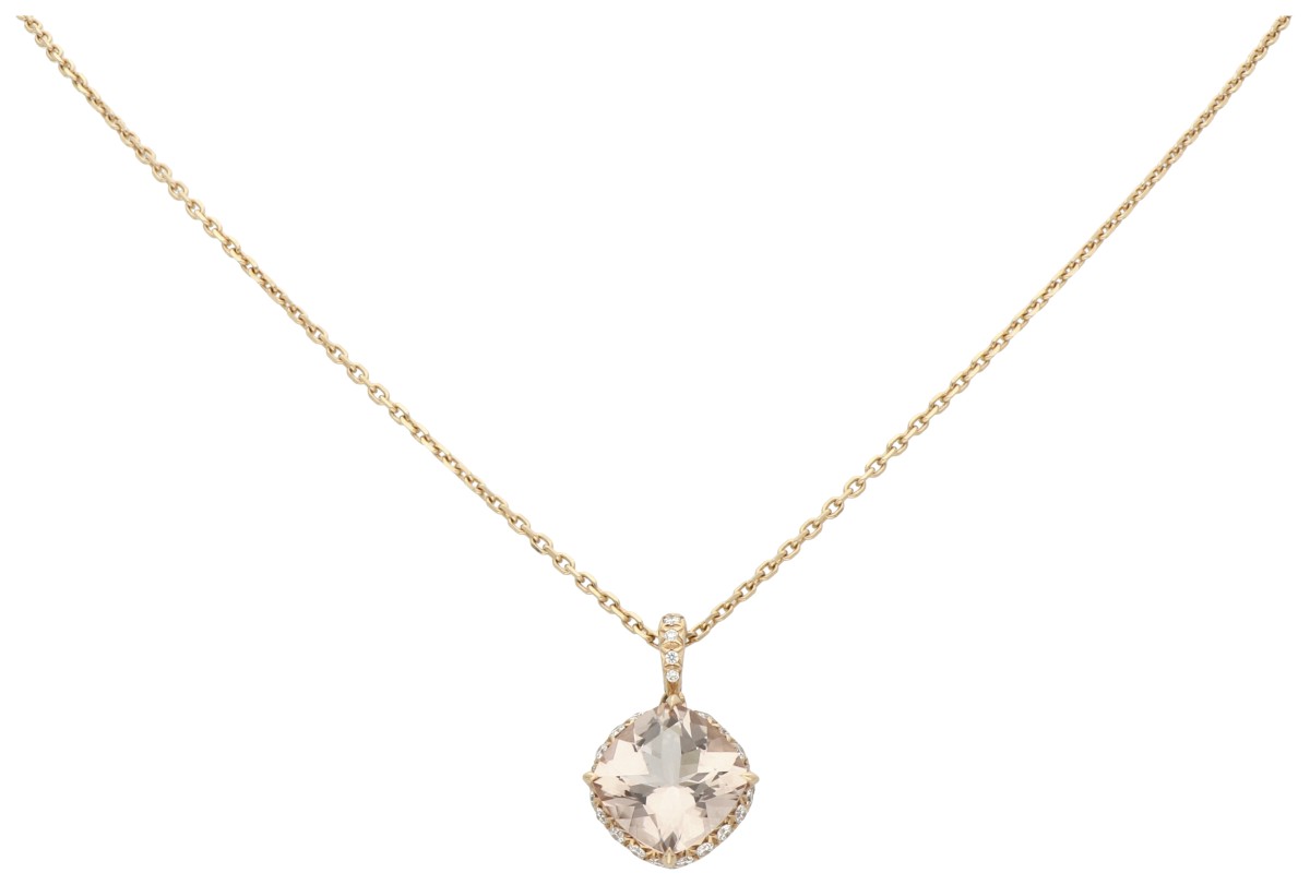 18K roségouden collier voorzien van een hanger bezet met een morganiet van ca. 3.54 ct. en diamant 