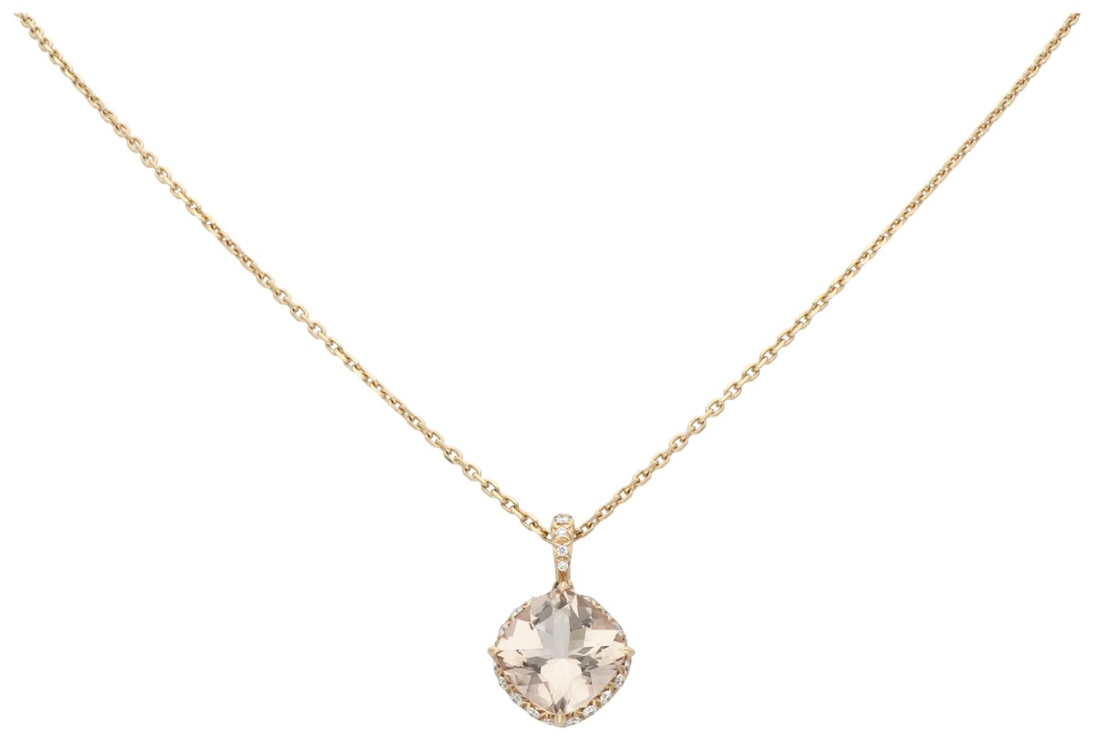 18K roségouden collier voorzien van een hanger bezet met een morganiet van ca. 3.54 ct. en diamant 