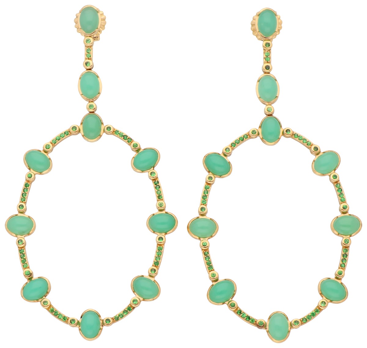 Carla Amorim 18K geelgouden oorhangers bezet met chrysopraas en tsavoriet granaat.