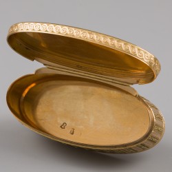 Lodewijk XIV gouden snuifdoos, Jean Ducrollay (1734-1761), Parijs, 1745.