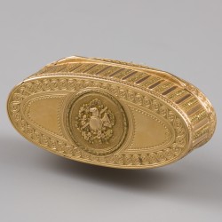 Lodewijk XIV gouden snuifdoos, Jean Ducrollay (1734-1761), Parijs, 1745.