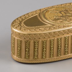 Lodewijk XIV gouden snuifdoos, Jean Ducrollay (1734-1761), Parijs, 1745.