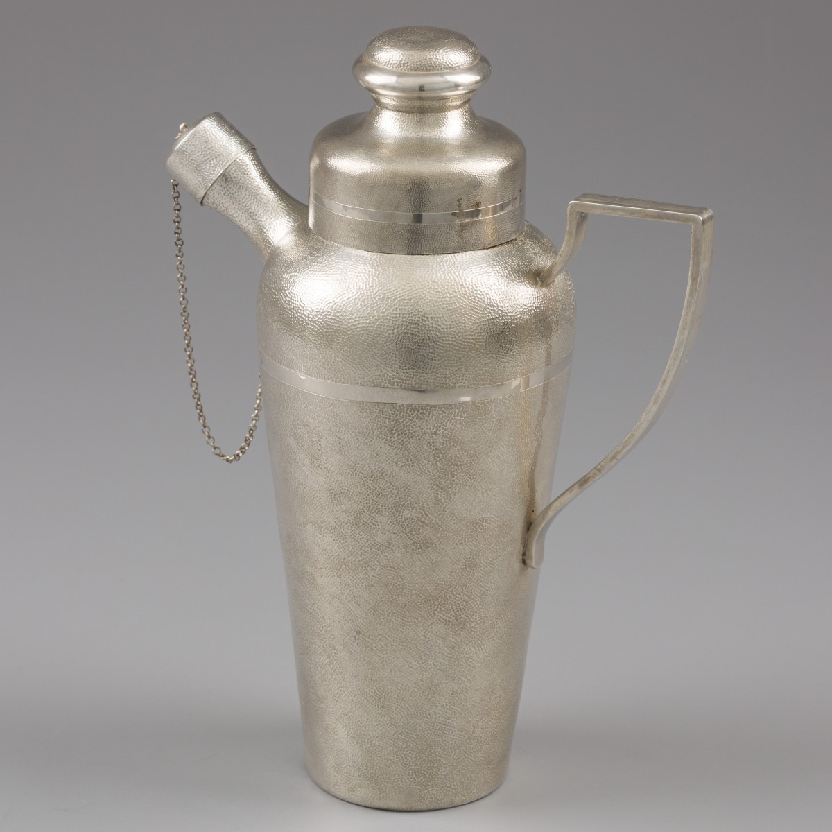 TACK HING/TH 德興首飾 , XIANG 相 (Chinese Export Silver) Cocktail Shaker ca. 1920 zilver.