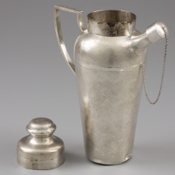 TACK HING/TH 德興首飾 , XIANG 相 (Chinese Export Silver) Cocktail Shaker ca. 1920 zilver.