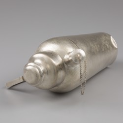 TACK HING/TH 德興首飾 , XIANG 相 (Chinese Export Silver) Cocktail Shaker ca. 1920 zilver.