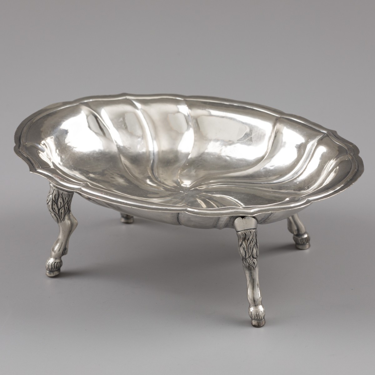 Goudwisselkantoor auction: Rococo sugar table, Pierre-Denis Delincé, Liège 1780/81, silver.