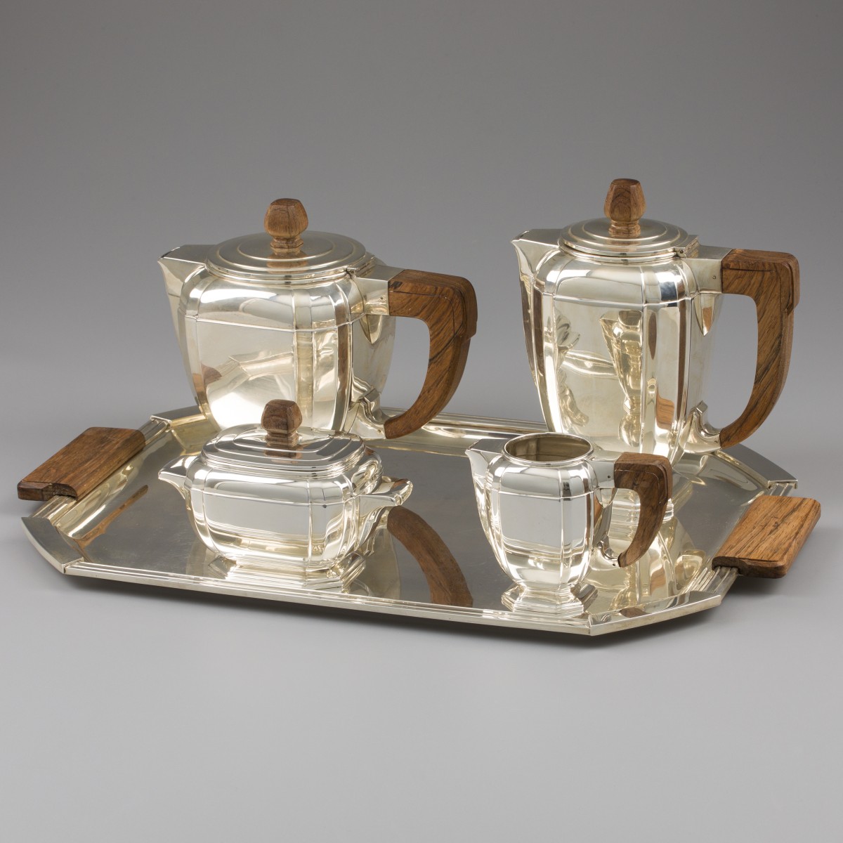 Art-Deco koffie- en theeservies (5), Henri Lapparra, Parijs ca. 1928, zilver.