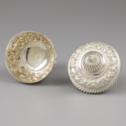 Friese suikerpot / dekselpot, Alle de Haas, Sneek 1883, zilver.